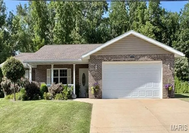 1st image of 210 Stone Ridge Dr, Hannibal, MO 63401 | MLS# MIS26047816
