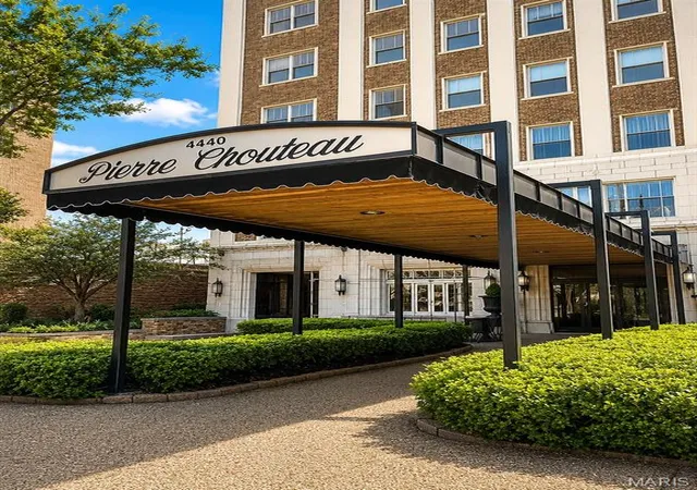 Photo 1 of Condo for sale at 4440 Lindell Blvd #904, Saint Louis, MO 63108 | MLS# MIS26047823 | Listing updated on 2026-08-21