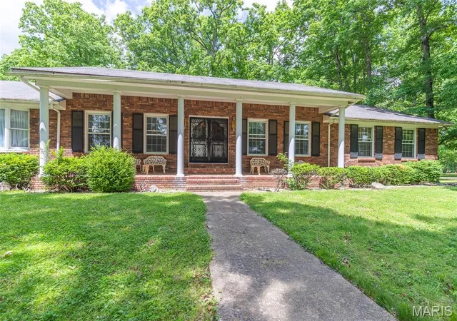 2nd image of 1103 E Cherry St, Doniphan, MO 63935 | MLS# MIS26047825
