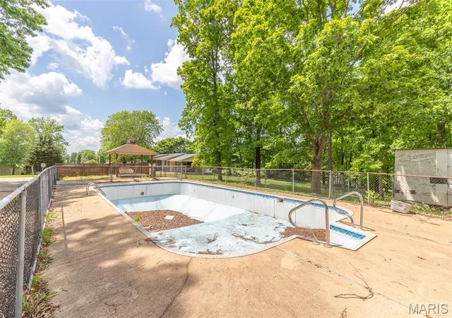 Photo 4 of Single family home for sale at 1103 E Cherry St, Doniphan, MO 63935 | MLS# MIS26047825 | Listing updated on 2026-08-11