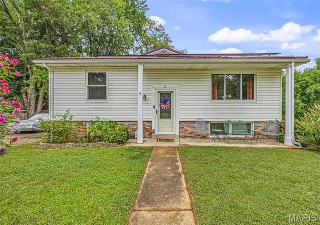 2nd image of 13 Russell Dr, Bismarck, MO 63624 | MLS# MIS26047833