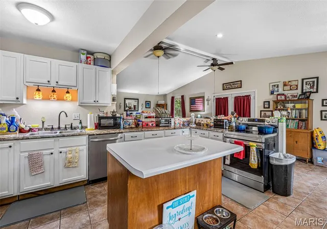 Photo 3 of Single family home for sale at 13 Russell Dr, Bismarck, MO 63624 | MLS# MIS26047833 | Listing updated on 2026-09-25