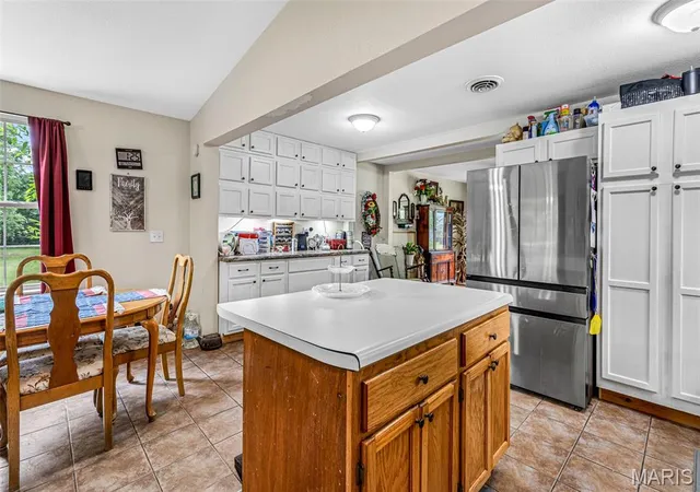 Photo 4 of Single family home for sale at 13 Russell Dr, Bismarck, MO 63624 | MLS# MIS26047833 | Listing updated on 2026-09-25