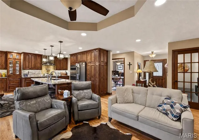 Photo 3 of Sale Pending at 5685 E Sing Dr, Columbia, MO 65202 | MLS# MIS26047839 | Listing updated on 2026-10-02
