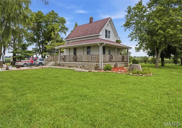 Photo 1 of Single family home for sale at 9965 Fruit Rd, Alhambra, IL 62001 | MLS# MIS26047840 | Listing updated on 2026-08-02