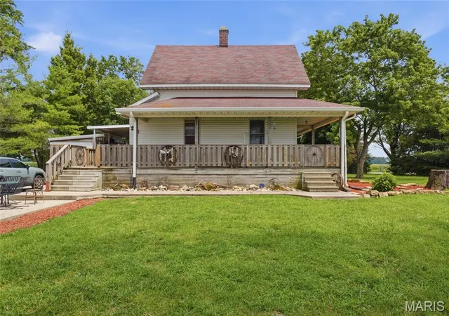 Single family home for sale at 9965 Fruit Rd, Alhambra, IL 62001 | MLS# MIS26047840