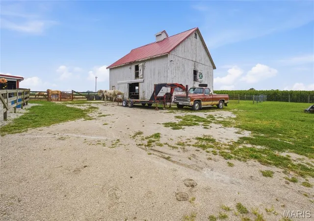 Photo 3 of Single family home for sale at 9965 Fruit Rd, Alhambra, IL 62001 | MLS# MIS26047840 | Listing updated on 2026-08-02