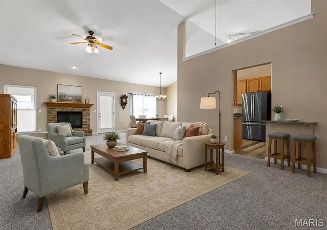 Photo 3 of House for sale at 253 Strayhorn Dr, Saint Peters, MO 63376 | MLS# MIS26047858 | Listing updated on 2026-09-14