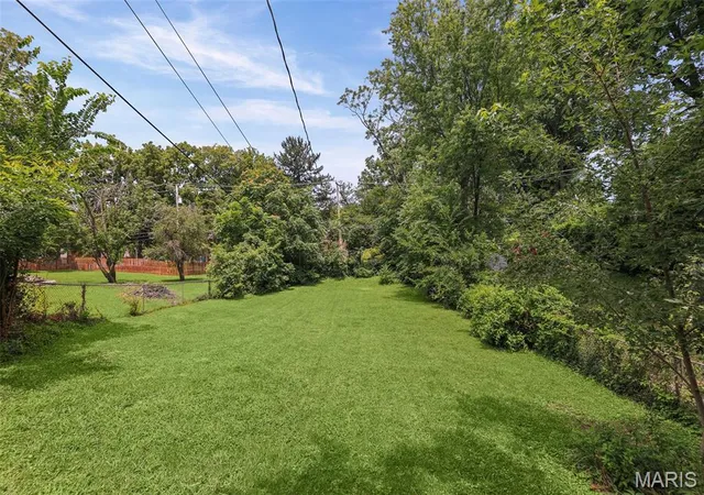 Photo 3 of Single family home for sale at 118 Hazel Ave, Belleville, IL 62223 | MLS# MIS26047863 | Listing updated on 2026-09-25