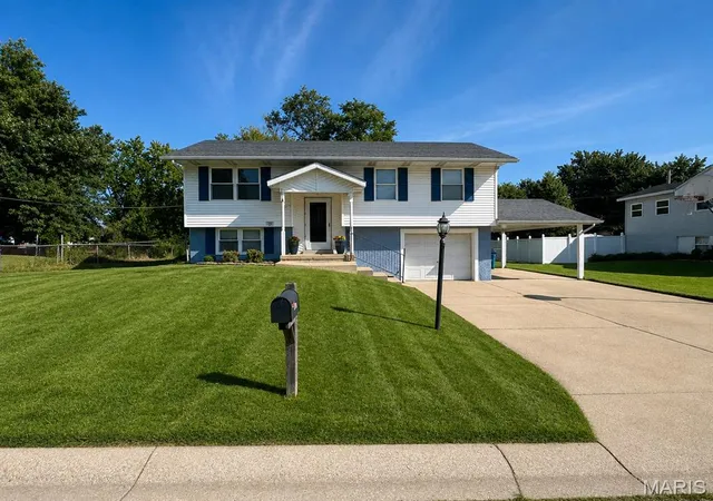 Photo 1 of Sale Pending at 332 Saturn Dr, Godfrey, IL 62035 | MLS# MIS26047867 | Listing updated on 2026-09-06