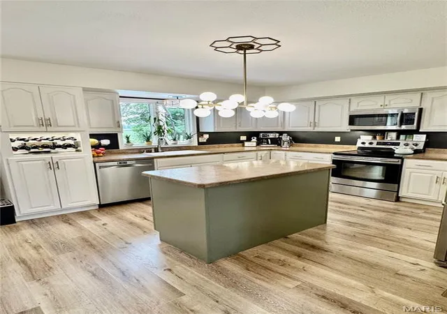 Photo 4 of Single family home for sale at 1201 Joshu Ct, Greenville, IL 62246 | MLS# MIS26047878 | Listing updated on 2026-09-04