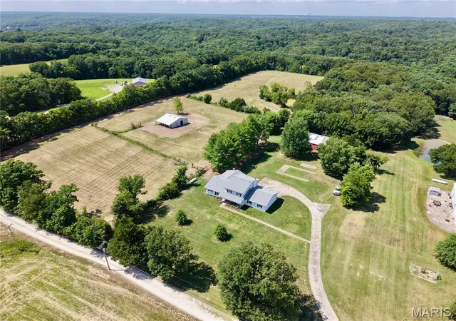 Photo 2 of Sale Pending at 33 Timber Ridge Dr, Marthasville, MO 63357 | MLS# MIS26047880 | Listing updated on 2026-08-19