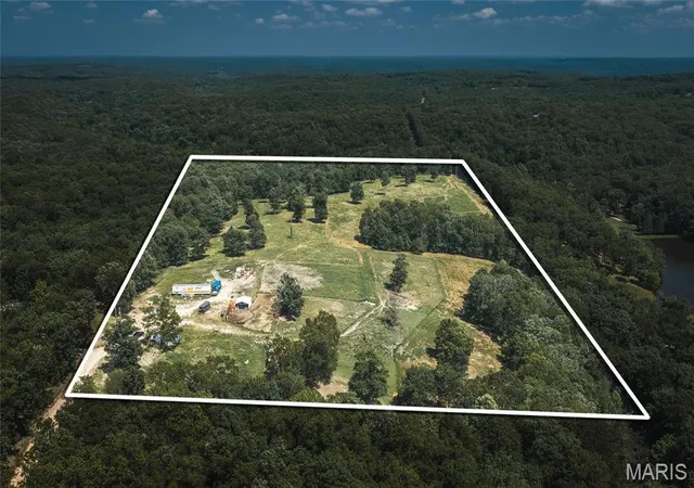 2nd image of 334 Winter Ln, Bourbon, MO 65441 | MLS# MIS26047882