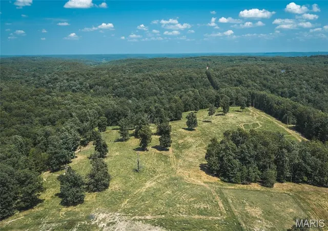 5th image of 334 Winter Ln, Bourbon, MO 65441 | MLS# MIS26047882