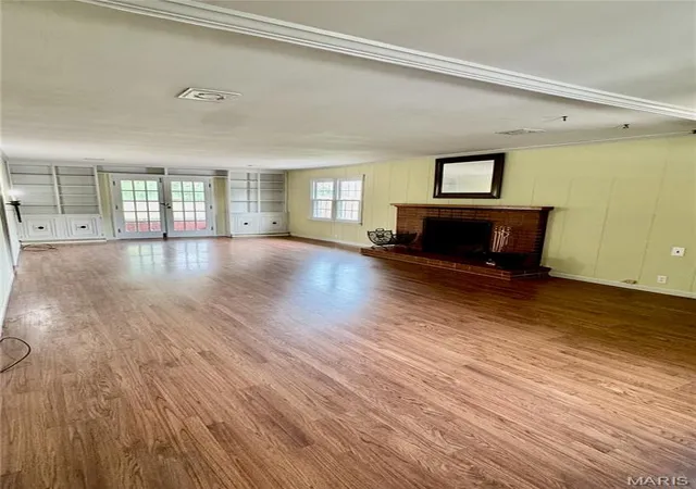 Photo 2 of Single family home for sale at 407 Killarney Dr, Greenville, IL 62246 | MLS# MIS26047891 | Listing updated on 2026-09-04