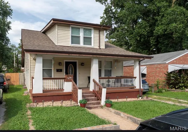Photo 2 of Single family home for sale at 4015 Eichelberger St, Saint Louis, MO 63116 | MLS# MIS26047894 | Listing updated on 2026-09-28