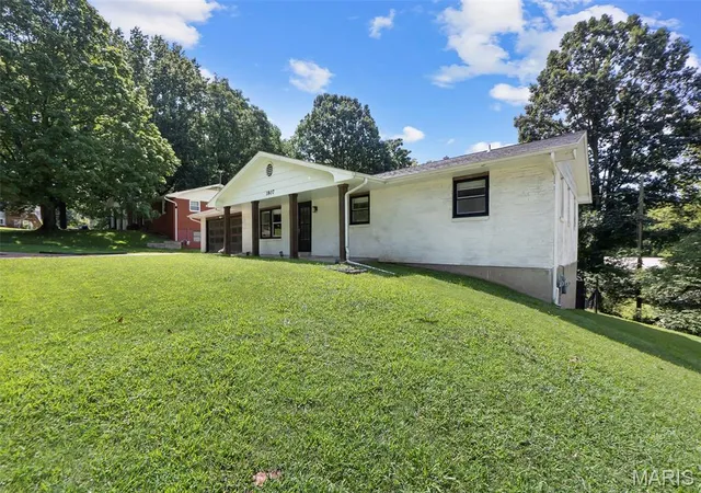 Photo 2 of Single family home for sale at 1807 Ricardo Dr, Cape Girardeau, MO 63701 | MLS# MIS26047895 | Listing updated on 2026-08-28