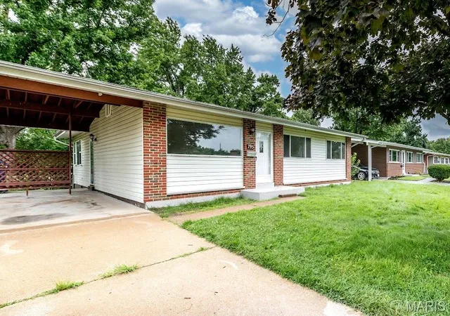 Photo 1 of Single family home for sale at 795 Bellarmine Ln, Florissant, MO 63031 | MLS# MIS26047914 | Listing updated on 2026-09-24