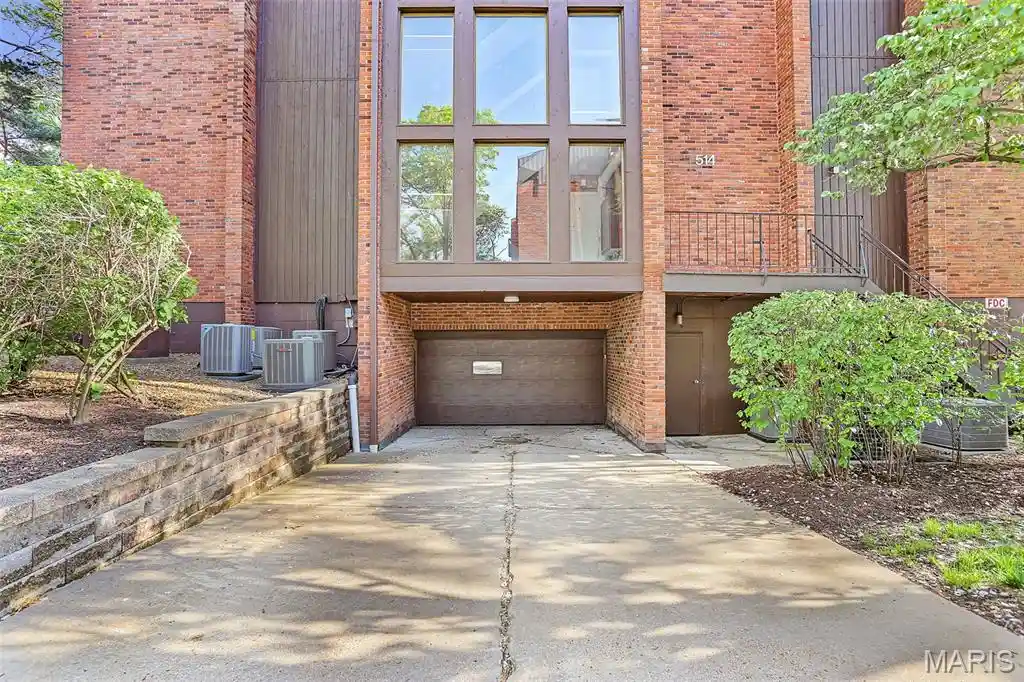 Listing Photo 39 - Condo for sale in 514 Coeur De Royale Dr located at 514 Coeur De Royale Dr, Creve Coeur, MO 63141 - Unit #101
