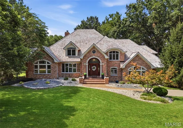 1st image of 1109 N Oxfordshire Ln, Edwardsville, IL 62025 | MLS# MIS26047931