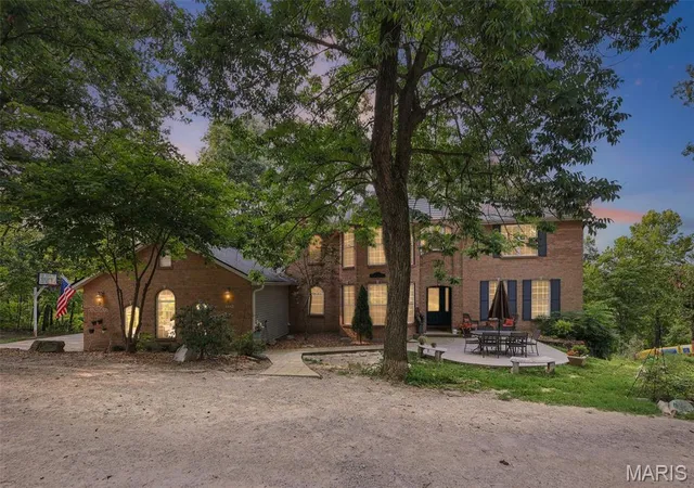 Photo 1 of Single family home for sale at 2221 Levin Crest Ln, Dupo, IL 62239 | MLS# MIS26047932 | Listing updated on 2026-08-25