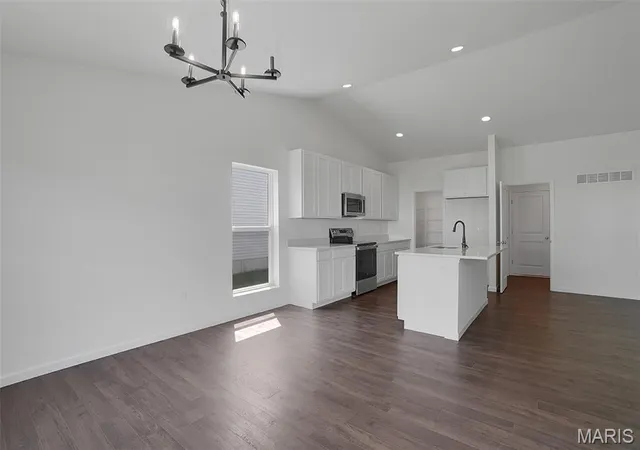 3rd image of 4566 Bella Terra Dr, Arnold, MO 63010 | MLS# MIS26047945