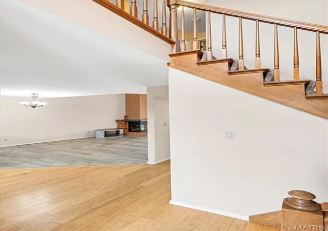 Photo 3 of Townhouse for sale at 7021 Green Tee Ct, Saint Louis, MO 63129 | MLS# MIS26047946 | Listing updated on 2026-10-03