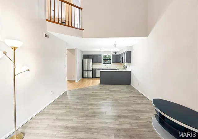 Photo 3 of Townhouse for sale at 7021 Green Tee Ct, Saint Louis, MO 63129 | MLS# MIS26047946 | Listing updated on 2026-10-03
