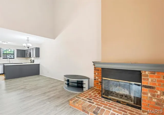 Photo 4 of Townhouse for sale at 7021 Green Tee Ct, Saint Louis, MO 63129 | MLS# MIS26047946 | Listing updated on 2026-10-03