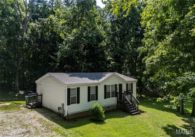 1st image of 4109 Lakeview Dr, Hillsboro, MO 63050 | MLS# MIS26047960