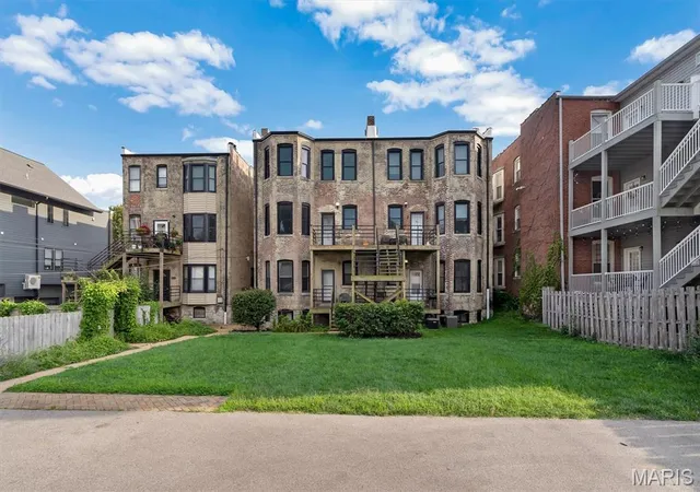 Listing Photo 4 - Condo for sale in building located at 4309 Maryland Ave, St. Louis, MO 63108 - Unit #10B