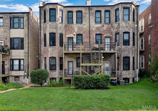 Listing Photo 5 - Condo for sale in building located at 4309 Maryland Ave, St. Louis, MO 63108 - Unit #10B