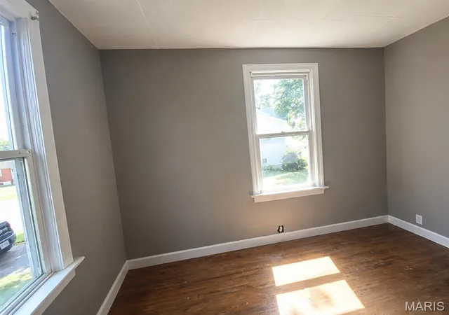 Photo 4 of Single Family Residence at 6728 Robbins Ave, St Louis, MO 63133 | MLS# MIS26047967 | | Sold on 2026-08-26