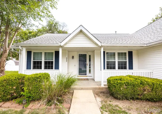 3rd image of 3246 Hunters Wy, Belleville, IL 62221 | MLS# MIS26047969