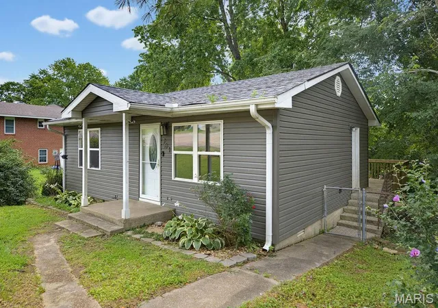 3rd image of 704 Union St, Marble Hill, MO 63764 | MLS# MIS26047980