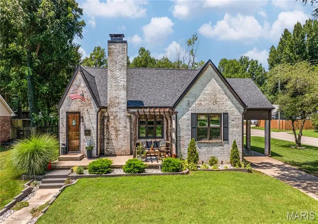 1st image of 809 Sikes Ave, Sikeston, MO 63801 | MLS# MIS26047981