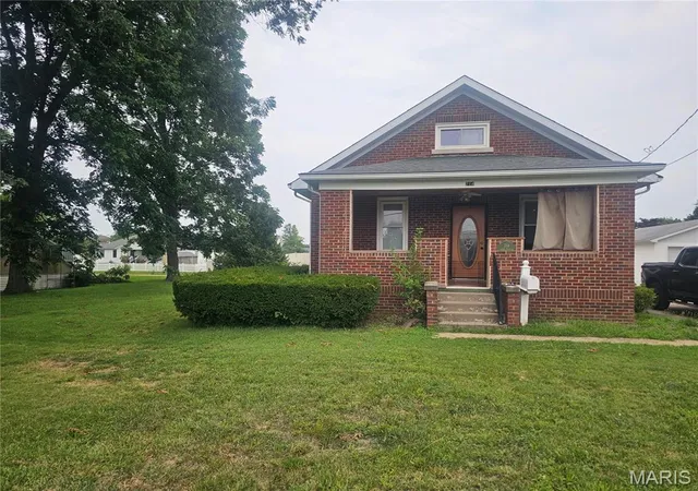 Photo 1 of Single family home for sale at 714 N Jefferson St, Mascoutah, IL 62258 | MLS# MIS26047986 | Listing updated on 2026-07-30