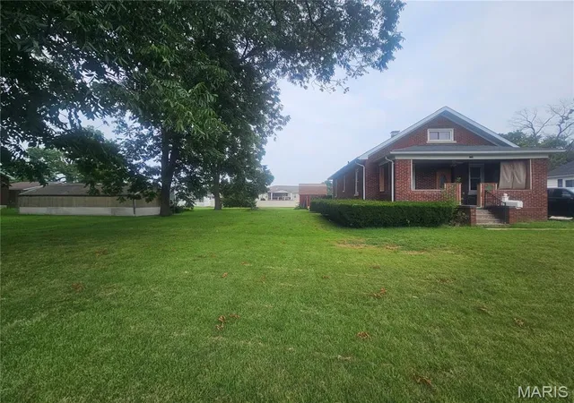 Photo 3 of Single family home for sale at 714 N Jefferson St, Mascoutah, IL 62258 | MLS# MIS26047986 | Listing updated on 2026-07-30