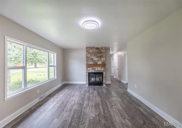 Photo 3 of Single family home for sale at 1901 Seifert Dr, Poplar Bluff, MO 63901 | MLS# MIS26047995 | Listing updated on 2026-08-24