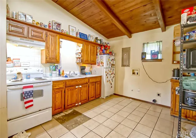 Photo 5 of Single family home for sale at 220 N Olive St, Marshfield, MO 65706 | MLS# MIS26047999 | Listing updated on 2026-08-27