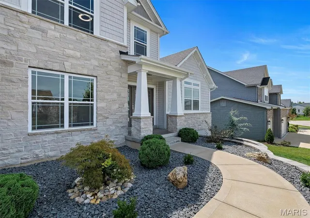 Photo 3 of Single family home for sale at 502 Leaning Woods St, Saint Charles, MO 63301 | MLS# MIS26048009 | Listing updated on 2026-10-02