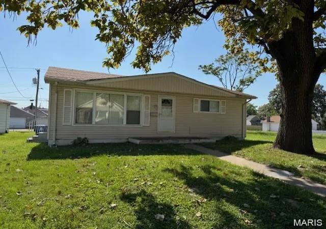 Photo 1 of Single family home for sale at 2605 Cayuga St, Granite City, IL 62040 | MLS# MIS26048017 | Listing updated on 2026-08-03