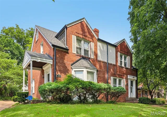 Photo 3 of Multi family home for sale at 1039 1041 Midland Blvd, Saint Louis, MO 63130 | MLS# MIS26048021 | Listing updated on 2026-08-12