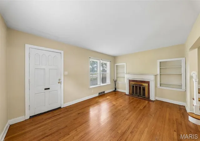 Photo 4 of Multi family home for sale at 1039-1041 Midland Blvd, Saint Louis, MO 63130 | MLS# MIS26048021 | Listing updated on 2026-08-12