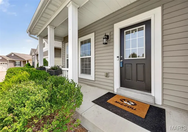 2nd image of 326 Country Trail Dr, Lake Saint Louis, MO 63367 | MLS# MIS26048027