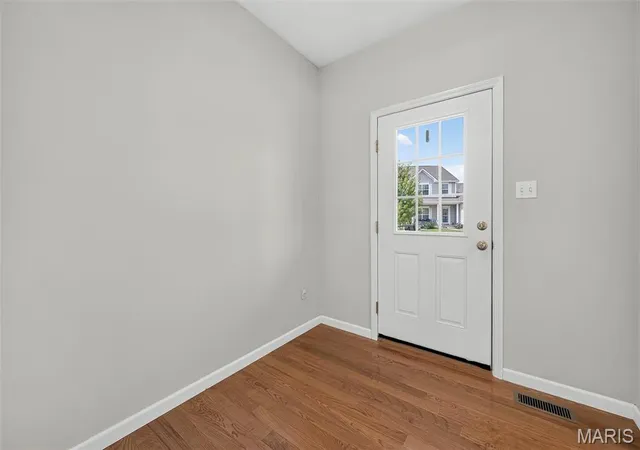 Photo 3 of Sale Pending at 326 Country Trail Dr, Lake Saint Louis, MO 63367 | MLS# MIS26048027 | Listing updated on 2026-08-24