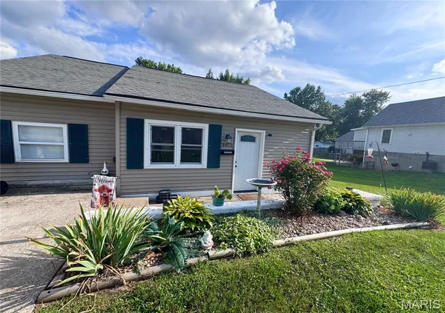 1st image of 3015 Marsh Ave, Hannibal, MO 63401 | MLS# MIS26048041
