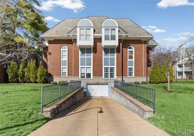 Photo 1 of Condo for sale at 4235 W Pine Blvd #3, Saint Louis, MO 63108 | MLS# MIS26048044 | Listing updated on 2026-08-18