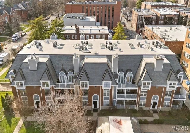 Photo 3 of Condo for sale at 4235 W Pine Blvd #3, Saint Louis, MO 63108 | MLS# MIS26048044 | Listing updated on 2026-08-18