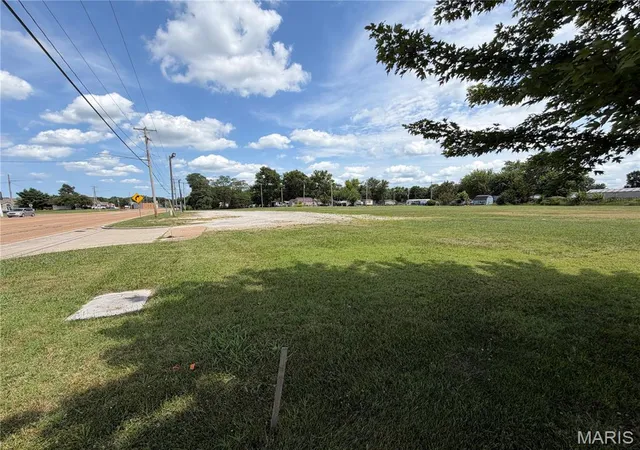 Photo 2 of Land for sale at 430 Edwardsville Rd, Troy, IL 62294 | MLS# MIS26048050 | Listing updated on 2026-07-28